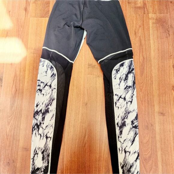 LULULEMON BREATHE EASY LEGGINGS SIZE XS - Picture 5 of 8